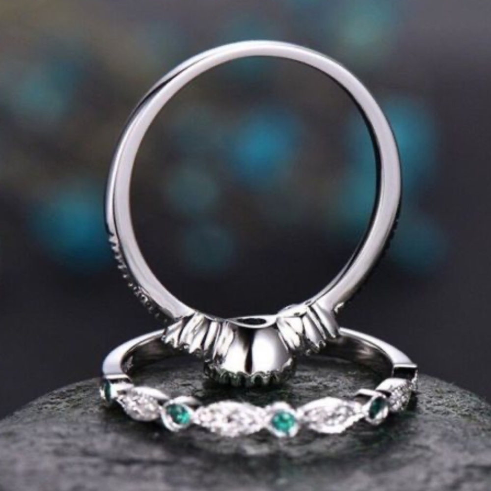 Elegant Ring Set - Picture 4 of 4